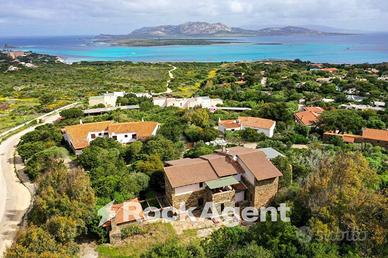 ELEGANTE QUADRILOCALE CON TERRAZZA E GIARDINO