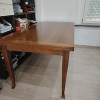 Tavolo in legno martello