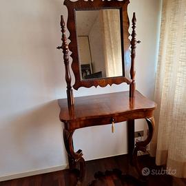 TOELETTA CON SPECCHIERA in legno massello