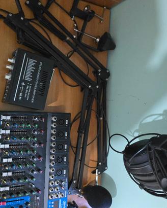 mixer audio + amplificatore + microfoni