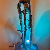 Lampada in legno fatta a mano