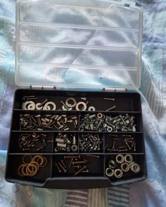 cassettina assortimento viti e bulloni