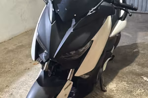 X max 300 vedo permuta