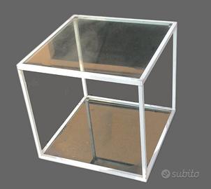 Tavolino in metallo e vetro