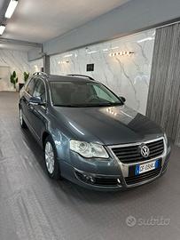 Volkswagen Passat 1.6 TDI DPF Var. Highline