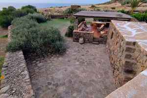 Dammuso indipendente con giardino - Scauri alto