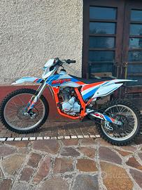 Moto cross 250 4t