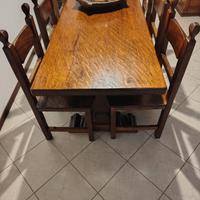Tavolo legno massello con sei sedie e prolunghe