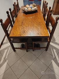 Tavolo legno massello con sei sedie e prolunghe