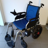 Carrozzina elettromeccanica pieghevole, modello "A