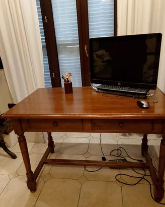 Scrivania in legno