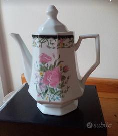 teiera in porcellana 