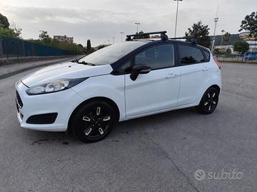 Ford Fiesta 1.5 TDCi Black & White - 2017 