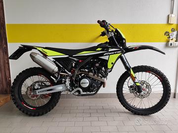FANTIC MOTOR XEF 125 PERFORMANCE *UNICO PROPRIETAR