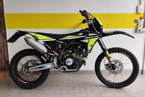 FANTIC MOTOR XEF 125 PERFORMANCE *UNICO PROPRIETAR