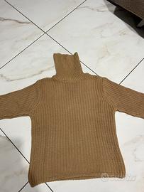 maglione a collo alto