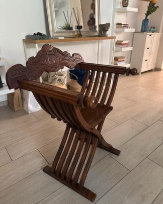Sedia Savonarola vintage in Legno Intagliato
