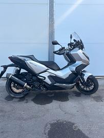 Honda adv