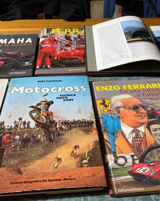 Collezione di libri auto e moto