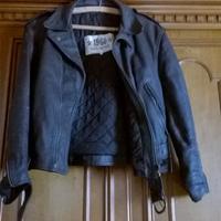 giubbotto in pelle nera 