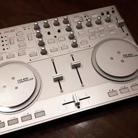 Vestax VCI-100 mixing/dj console