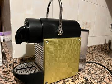 Macchina del caffè Nespresso en124