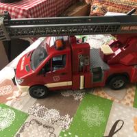 Camion giocattolo pompieri bruder