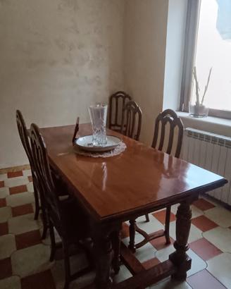 Tavolo in legno massello 180x80  con 6 sedie