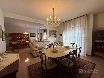 4 LOCALI A SANTERAMO IN COLLE