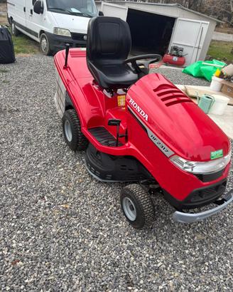 Trattorino taglia erba Honda HF 2317 HME