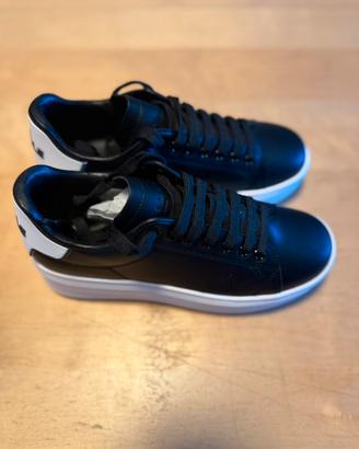 Sneakers Gaelle nere tg.38 (nuove)