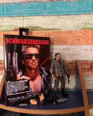 Terminator NECA Reel Toys T-800 1984 completo