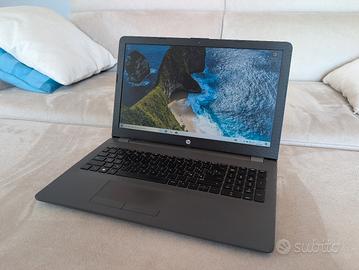 HP notebook SSD 8GB RAM e batteria nuova