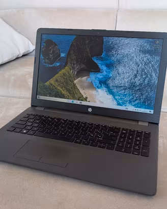 HP notebook SSD 8GB RAM e batteria nuova