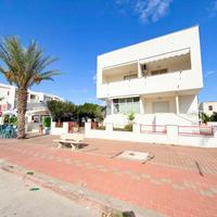 2 LOCALI A LESINA