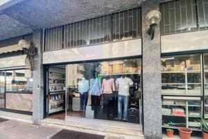 NEGOZIO A SAN GIULIANO MILANESE