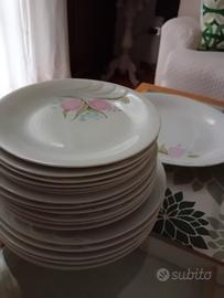 Servito di piatti 
