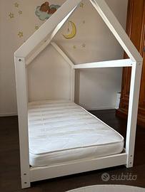 Letto capanna modello montessori