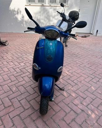 Vespa 125 et4 anno 2002