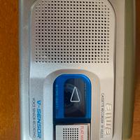Registratore a cassette vocale, e walkman (AIWA)