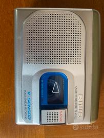 Registratore a cassette vocale, e walkman (AIWA)