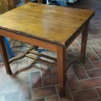Tavolo in legno massello allungabile