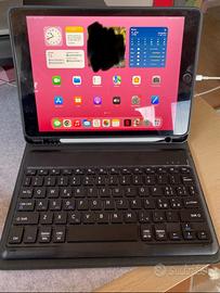 Apple iPad (ottava generazione) + accessori