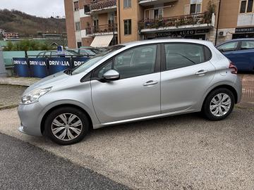 Peugeot 208 PureTech 82 5 porte Allure
