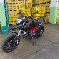 Hypermotard 796