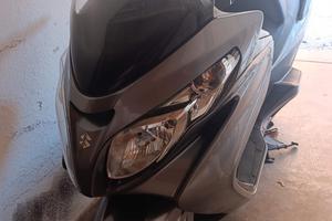 Suzuki Burgman 400  tenuto bene