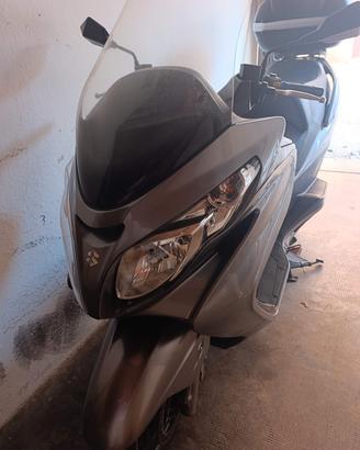 Suzuki Burgman 400  tenuto bene