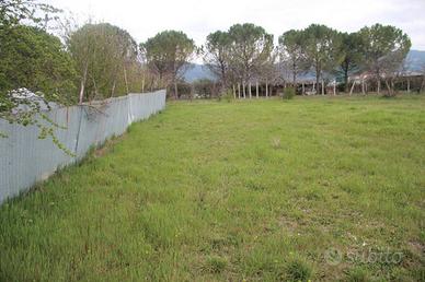 Terreno di 2450 m² a Spoleto