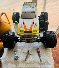 Monster Truck 1:8   motore a scoppio, + accessori.