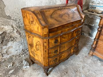 Mobili antichi como’ e toiletta vintage